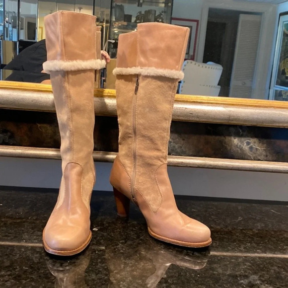 Ugg Heel Boots Leather Suede & Sheepskin NWOT - Picture 4 of 16